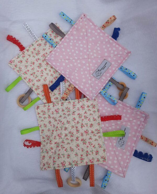 Crinkle toy taggie for babies 0-9 months