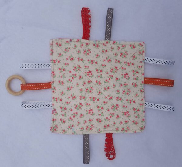 Crinkle toy taggie for babies